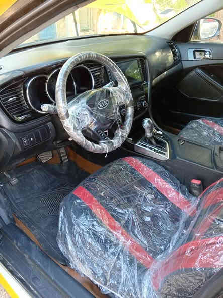 السلام عليكم لبيع او مراوس كيا اوبتميا 2012 وارد كوري رقم واسط رقم انكليزي مشروع  راعيه بلعماره سنويه 2030 مصفره هيئه وغرامات محرك 2000 دوش  لايبخر ولاينقص كير جديد محرك جديد حداديه تايرات تبريد كله جديد السعر 88وبيه مجال الشراي يتصل ***********مكاني العماره
