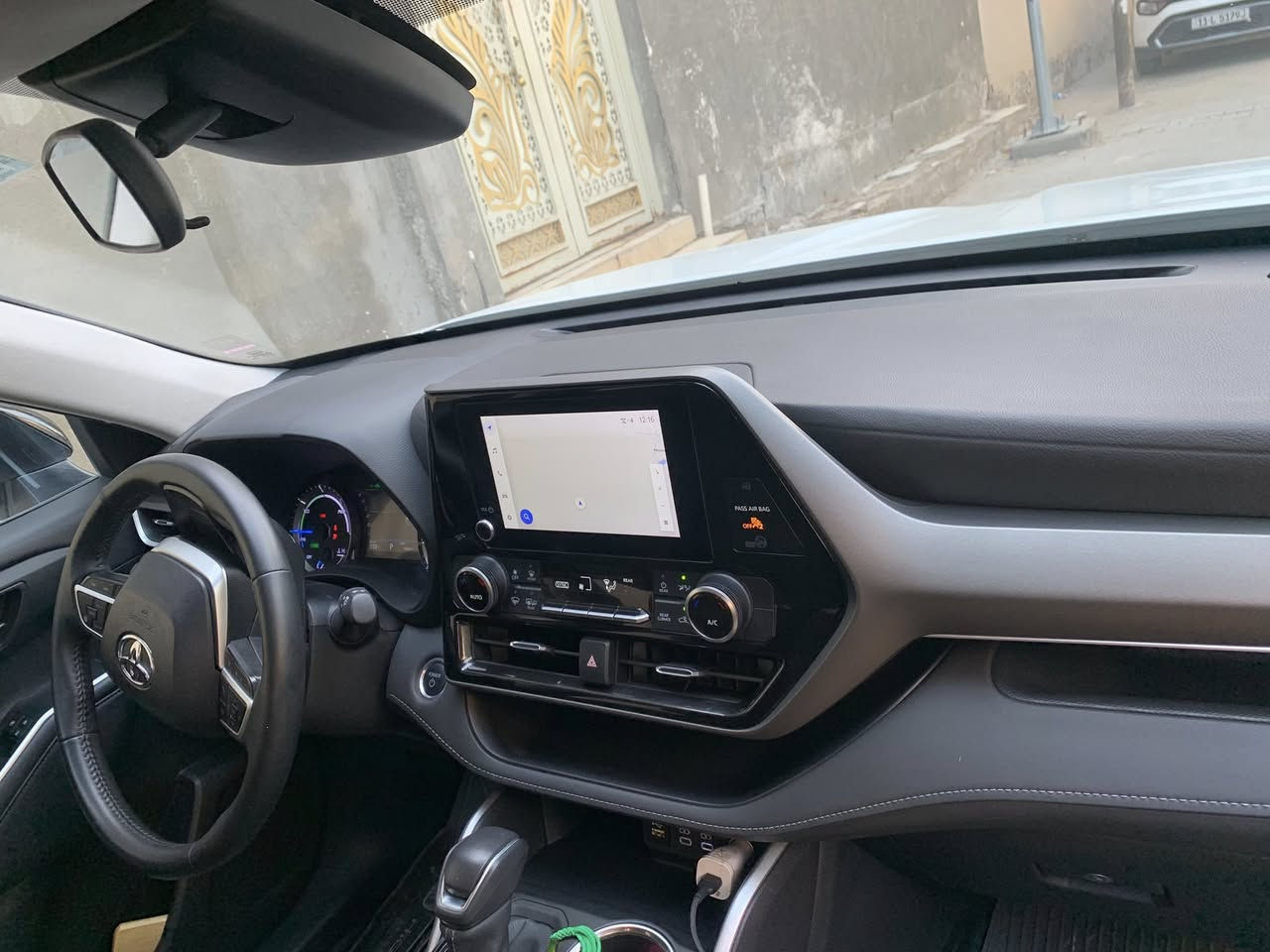 السلام عليكم /هايلندر موديل ٢٤ بأسمي مواصفات LE حادث اماميبيه تبديل بنيد وجاملخ رقم بغداد باسمي السعر ٢٨٥ وبيه مجال رقم الموبايل/ ***********
