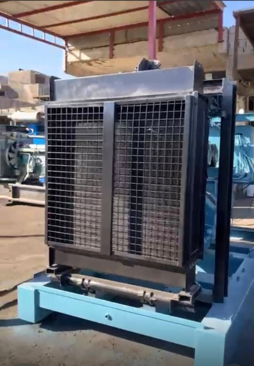 السلام عليكم
مولد كمنز للبيع 
مستعجل ع بيعتها وبسعر مناسب
220كيفي
5ونص المولد جديده وما متعوبه
الاستفسار

*********** هذه الرقم
