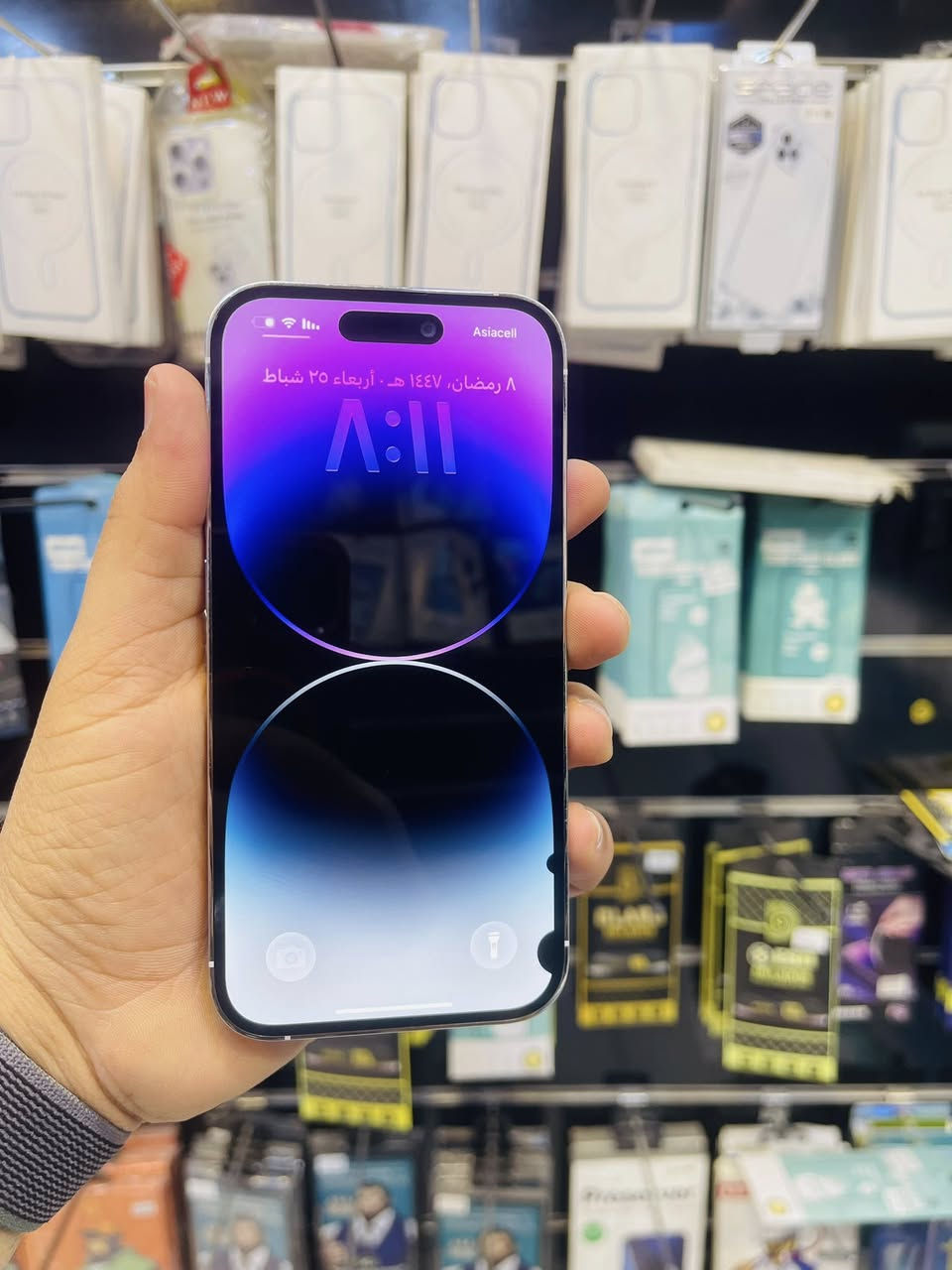 السلام عليكم للبيع
iPhone 14 pro برو فقط 
ذاكره 256 
بطاريه 100‎%‎ مبدله اصليه 
نموذج M ماستر A/AA
نضافه 90‎%‎ لون ابيض  الجهاز كله شغال فقط بيه هذا السواد الي ب الشاشه ب الطرف ب الوضع الداكن ممبين وابد ممأثر عليه لمسه استخدمه كله شغال مابيه اي خلل السعر قفل 390 الف من الاخير مكاني بغداد مدينه الصدر رقمي ***********
