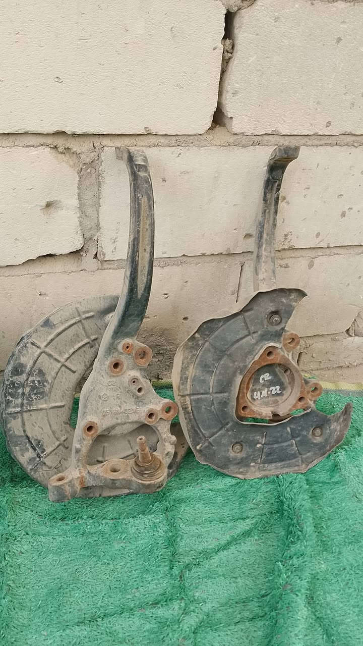 السلام عليكم البيع صدر جارجر  امامي نص عمر  اصلي  مال 22 + سطاب اكسن مال 22 + ويل كب حجم 17 قيم وخذ  ***********
