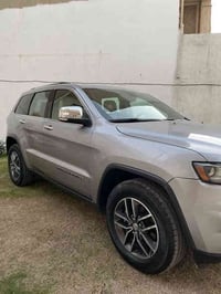 جيب موديل 2018 (لمتد ) فول فول مواصفات 6 سلندر ماعدا سلايد  وارد امريك...