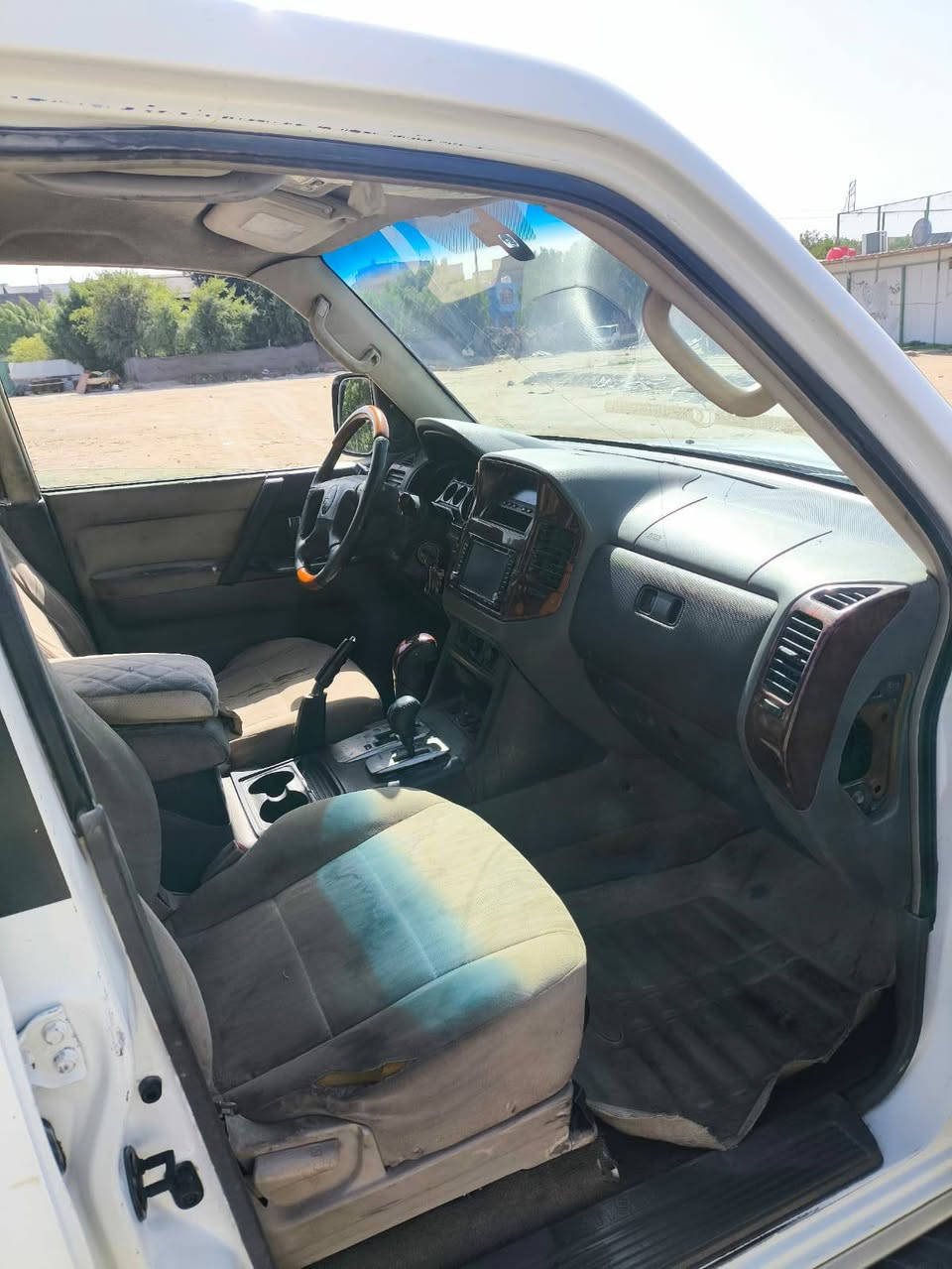 باجيرو 2004
ادوات بدون كص 

دخول قديم 

بدون ارقام 
السعر 45

مكانه بالنجف 

مكلف بالنشر

***********
