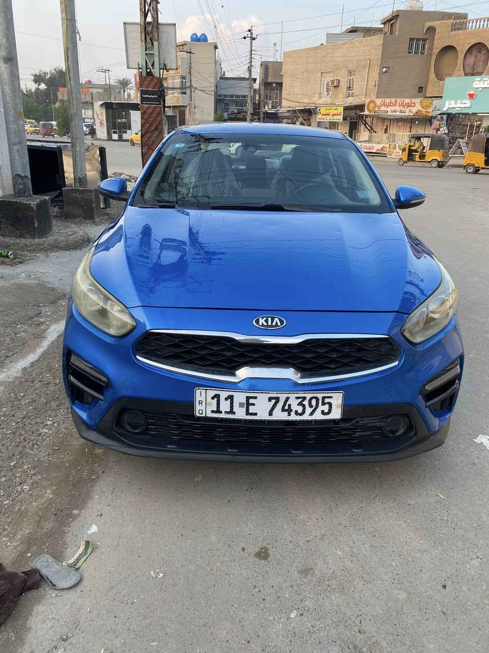 السلام عليكم 

فورتي 2021 امريكي 
 
مكينة 2000 دوش گير AT المرغوب 

حدايدية جديدة تخم تاير ستوني شادة 
حادثها بنيد ومعدل 
مكان السيارة بغداد 
 السعر 135 $ وبيها مجال للشراي 
***********
