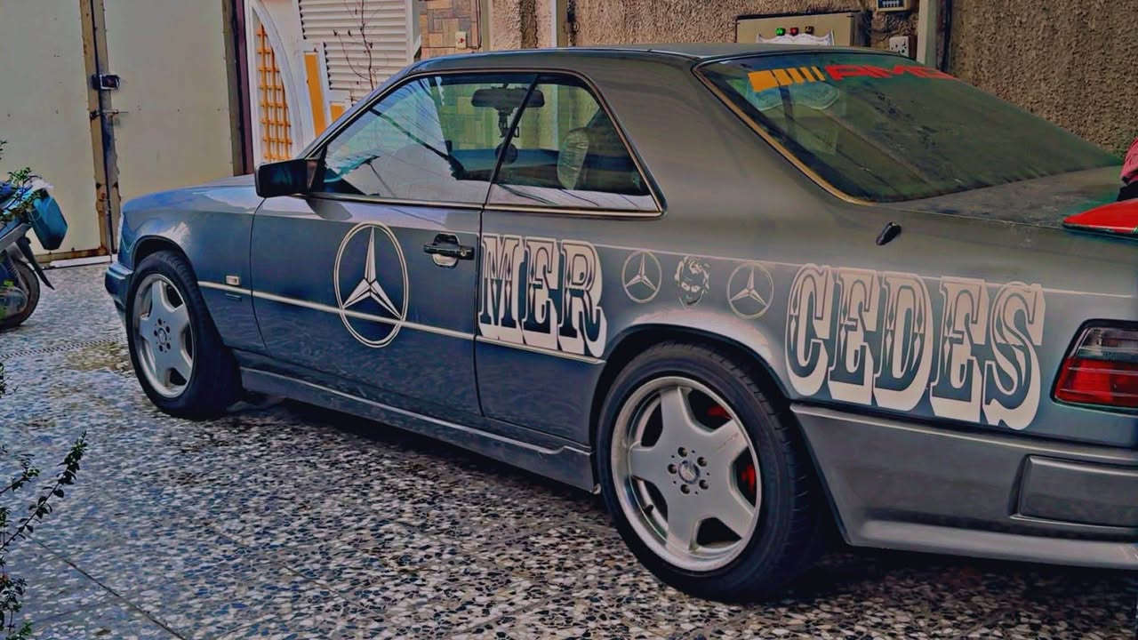 سلام عليكم..
دب كوبيه محرك 300 CE موديل 1987 

محرك جديد كير جديد 

ويل AMG

صالنصات رياضيه بلاديهAMG 

للبيع بـ70 وبيهه مجال 

هذا رقمي ***********
