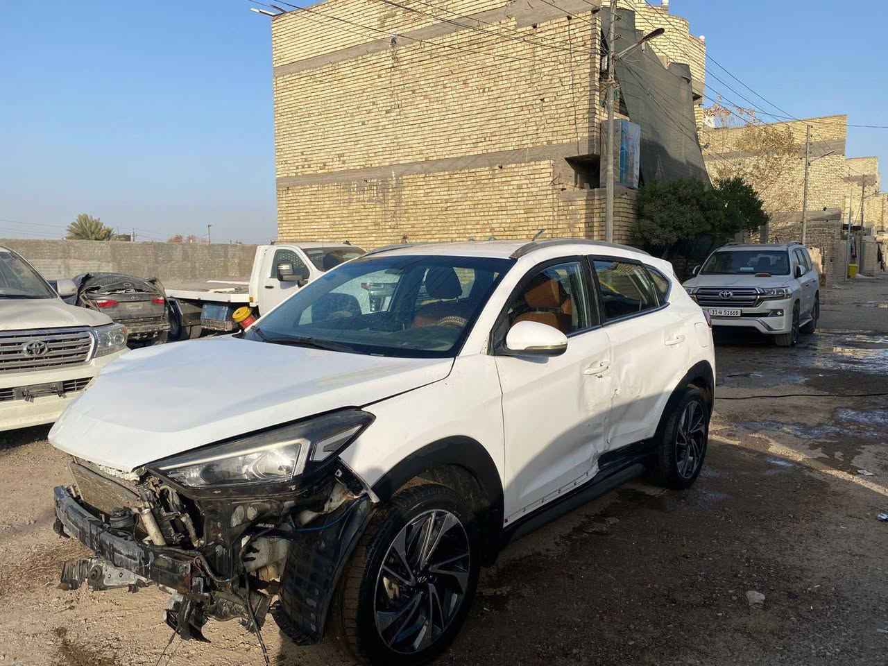 السلام عليكم للبيع توسان 2019 رقم بصره تحويل مباشر السياره شغاله وتمشي متضرره وبيع على وضعها سابقآ بيها قماره مبدله السعر 103 وبيها مجال للشراي العنوان بغداد حي النصر رقم الهاتف ***********
