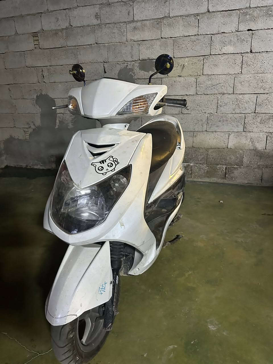 سلام عليكم للبيع سكنس فحل نوزل كلجات رياضي كفرات جديد دراجة حلوة وكاعدة بس بيهة صوت بل خرز مال راجز مال سلف مكان تقاطع نهروان رقم *********** سعر 750 مستعجل عل بيعتها
