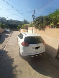 للبيع نيسان روج S/sv 2018  امريكي   لون ابيض. اربع قطع صبغ.   الكير بي...