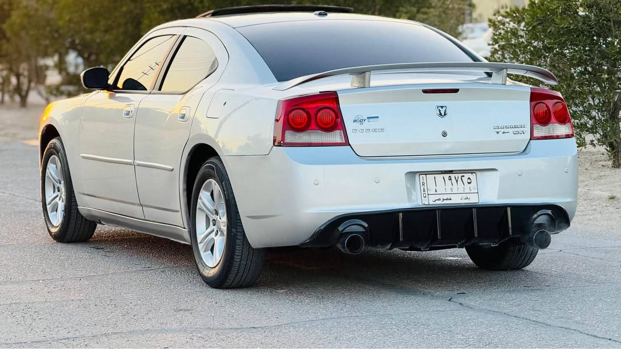 سلام عليكم 
جارجر 2010 فول مواصفات 1/1  فتحه 
6سلندر 3500 
السعر 114$ 
وارد أمريكي حادثه جاملغ امامي فقط وبعض الاماكن رش تجميل بدون ضربه مكينه وكير وحداده تخم تاير جاهزه اي نقص مابيه رقم بغداد مشروع وطني سنويه 2029 تحويل مباشر داخل جلد لونين مثبت سرعه سياره جديده عنواني البصره الاستفسار *********** البصرة, العراق
