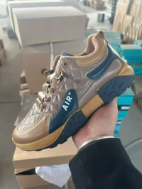 ملابس • للبيع