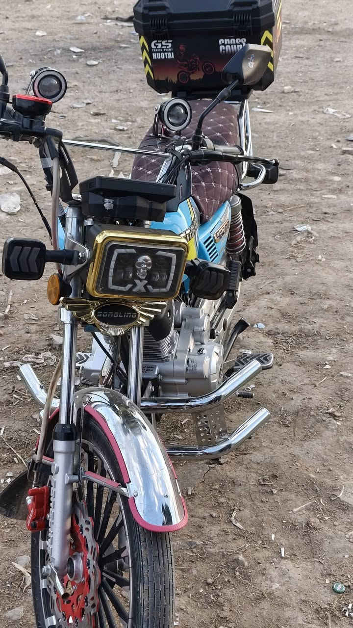 سلام عليكم دراجة للبيع إيراني خمسة كير محرك 200الدراجة انضف من الصور الدراجة مكفولة محرك كهربائيه تجي وشوف بعينك الدراجة تخبل جديدة رقم التواصل ‏‪0780 089 7144‬‏
مارد مازنجر فقط واتساب تمام 
العنوان بغداد الشعلة الدوانم 
السعر 750الف
