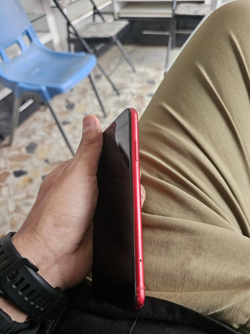 ايفون ١١ 
ذاكره ١٢٨
بطاريه ١٠٠ جديدة 
شاشه بلاديه 
السعر ١٩٠ قفل من الأخير 
بابل جبله 
***********
