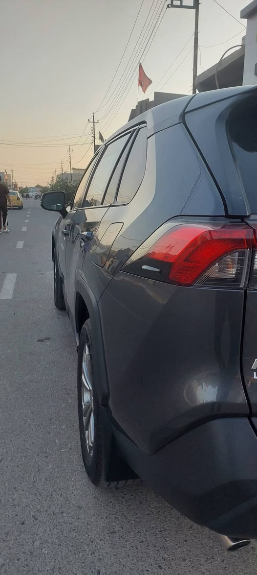 TOYOTA Rav 2022
TOYOTA Rav 2022 
ماشي ١٨ الف ضرر قطعتين تبديل بلادي جاملع وباب سائق بدون دواخل بدون ايرباك ومواصفات معروفه للاستفسار خابر وتدلل ***********
