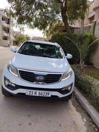 شباب سبورتج للبيع موديل 2013 ابيض اللون. مفتاح بصمة يدات الباب نيكل .د...