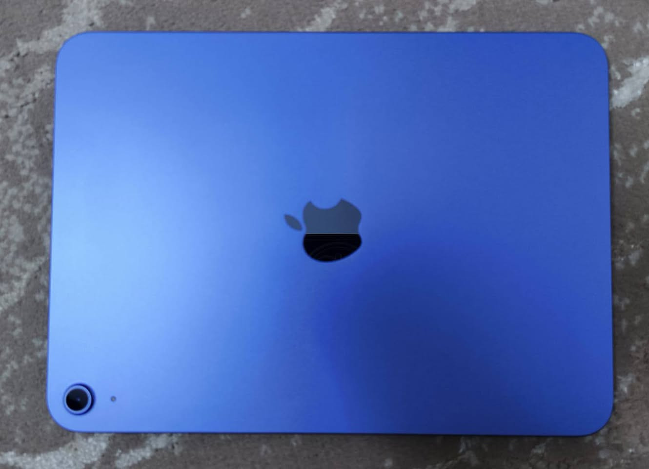 السلام عليكم للبيع ايباد 11A16  APPLE ذاكرة 128 نظيف جدا استخدام شهر واحد كامل كارتون وشاحن  وحافظة دوارة تصير ستاند سعر 450 بغداد حي الجهاد الاتصال على ***********
