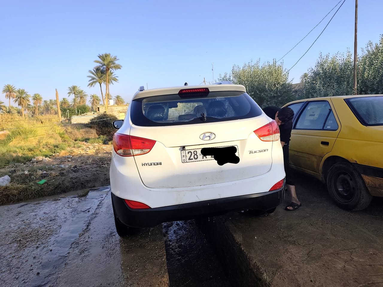 السلام عليكم
توسان 14 خليجي  
كير محرك كفالة
حدادية جديدة تخم تأثير جديد
بيهه جاملغ خلفي والتكمة صبغ فقط 
والبيبان مفتوحة 
السعر 130 
الديوانية قضاء الشامية 
***********
