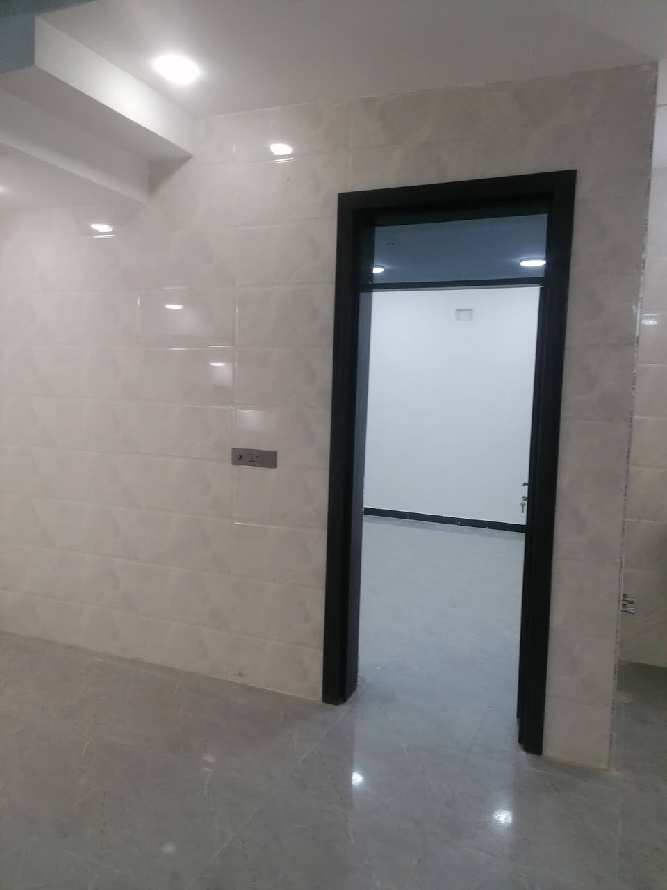 السلام عليكم للبيع ٩٠م طابق ونص
غرفتين وصاله ومطبخ وخدمات
بغداد الكرخ الري محله ٨٦١ مقابل المربع الذهبي
للإستفسار مكتب اليقين للعقار المربع الذهبي شارع جامع الحبيبب المصطفى *********** ومن الله التوفيق للجميع *********** بي واتساب واتصال وتواصل على الخاص ومن الله التوفيق للجميع
