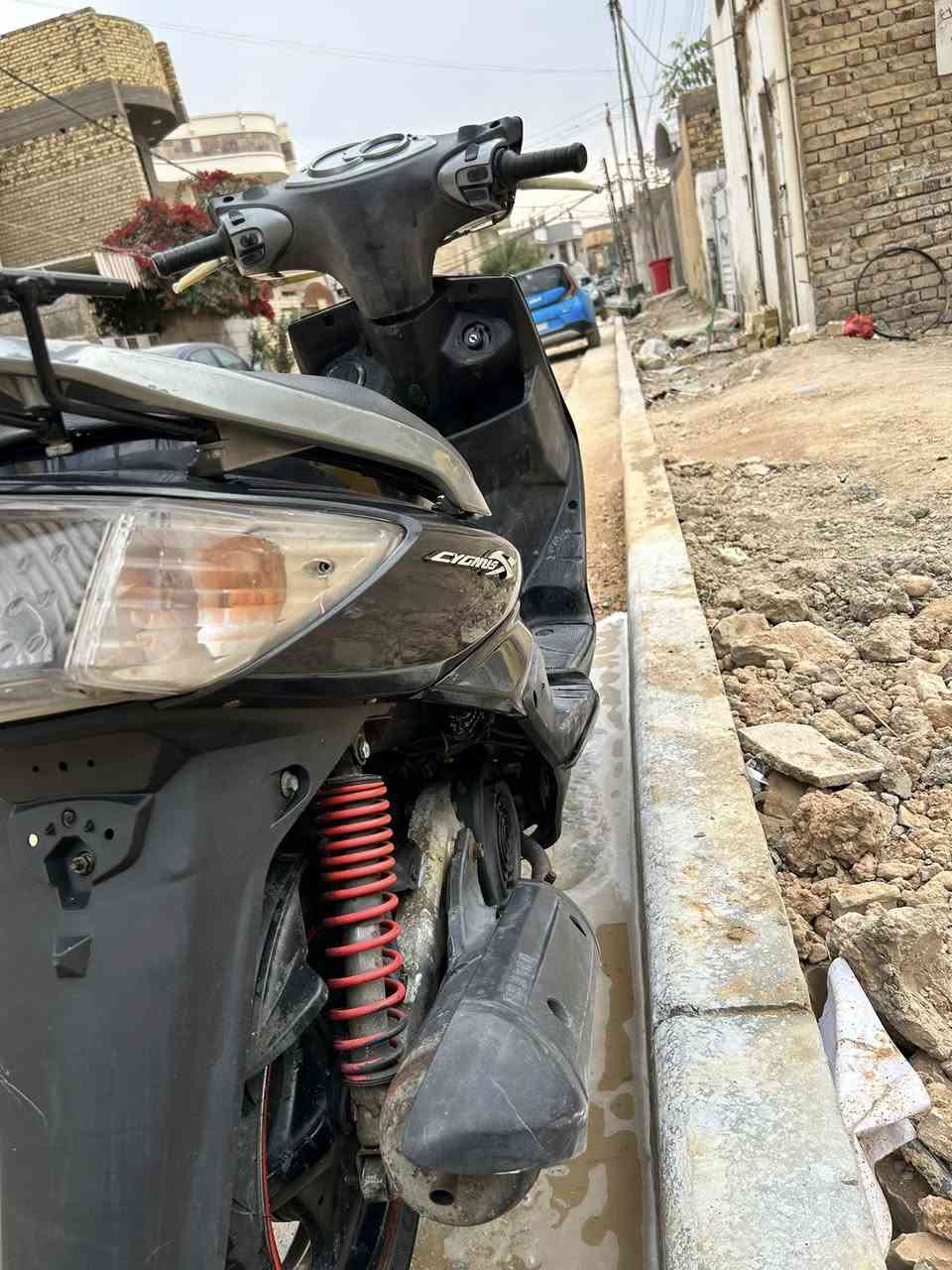 سلام عليكم متاح دراجه سكنس فحل كابريته دراجه مامفتوحه جيب فيتر وتعال افحص اكفله الك كفاله من معدل شلعه  اليعجبك المو شراي لايتصل رجائن هذه رقمي ***********
