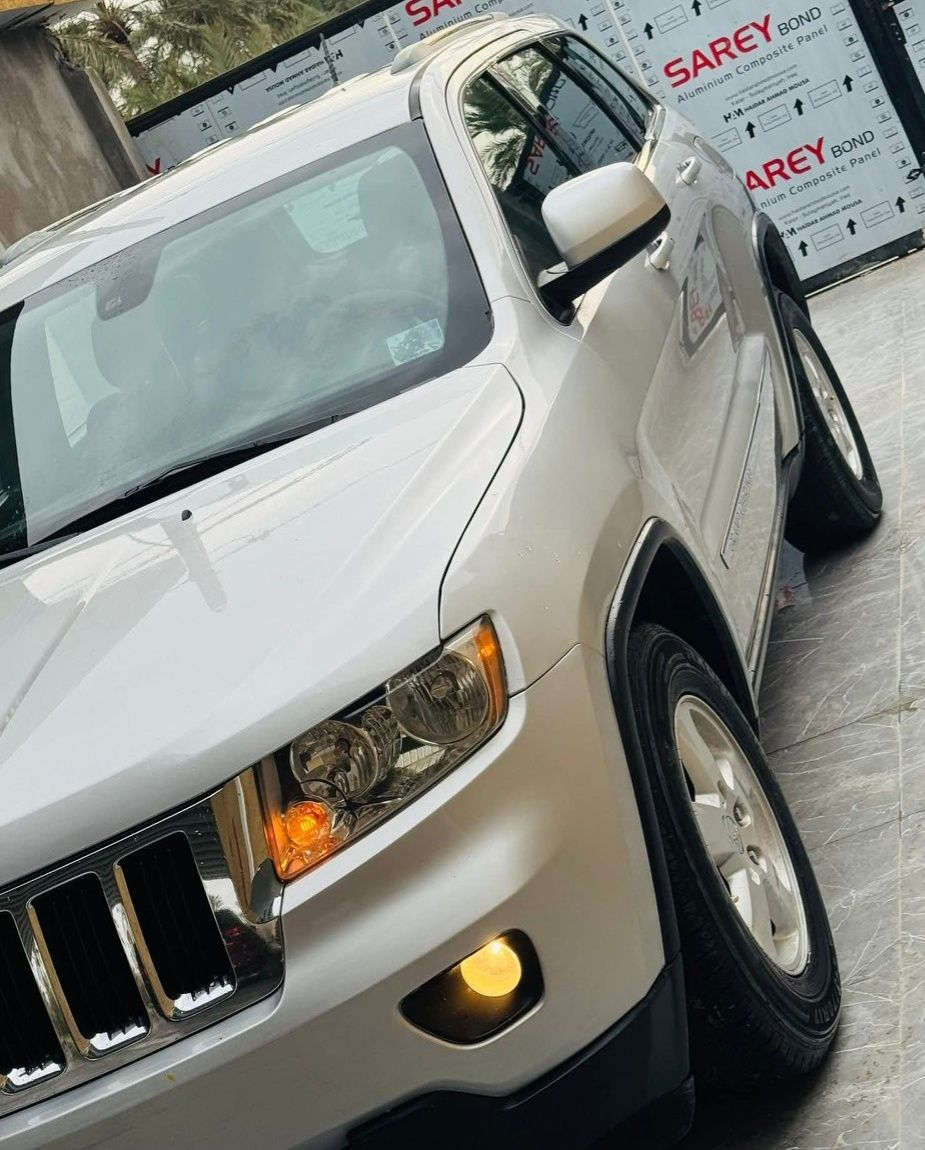 جيب لاريدو . مديل 2011 /وارد امريكي 
رقم أربيل لحد 28 هزه كلها جديد 
 مواصفات حلو. كشن كهرباء بصمه ابواب.  بصمه تشغيل.  تشغيل عن بعد سياره بدون ضربه. ما عده رصعه خفيفه باب سكن خلفي الباقي. كفاله. وشرط السونار سياره جديه   مكينه /٦/٣٦٠٠/كير كفاله تبريد تدفاء كله بشرط  سياره ما ناقصه برغي مال جناي. السعر165 موبايل *********** كركوك, العراق
