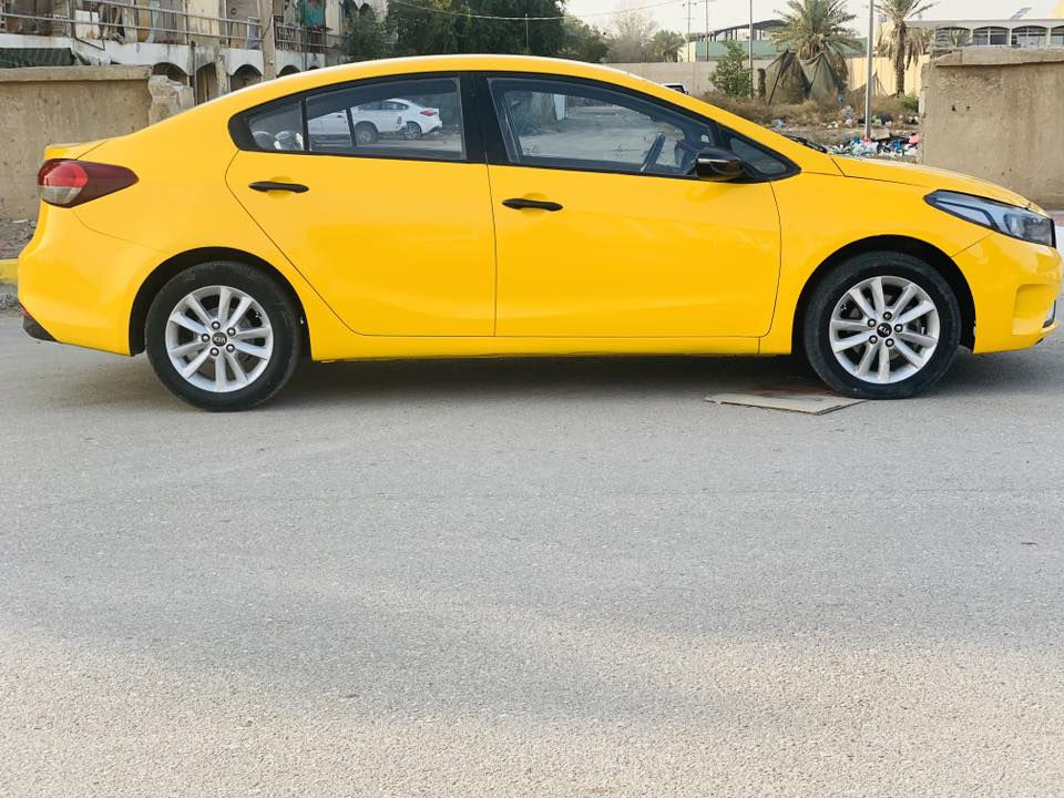 السلام عليكم
للبيع كيا سيراتو موديل 2017 رقم مثنى الدولي حره تحويل مباشر 
صار بيها بالعراق تبديل بنيد فقط مكفولة كفالة عدى البنيد تبديل فقط 
مكينة وگير وحدادية وتبريد كله جديد كهربائيات كلها شغالة مكينة 1600 دوش ما مفتوحة شرط السيارة كلش جديدة بالكارتون صبغة جديدة 
مواصفات تحكمات بالأستيرن اشارة بالمراية شاشة اعطال 
للأستفسار / ***********
مكان الناصرية ( مركز ) 
السعر / 120 وبيها مجال
