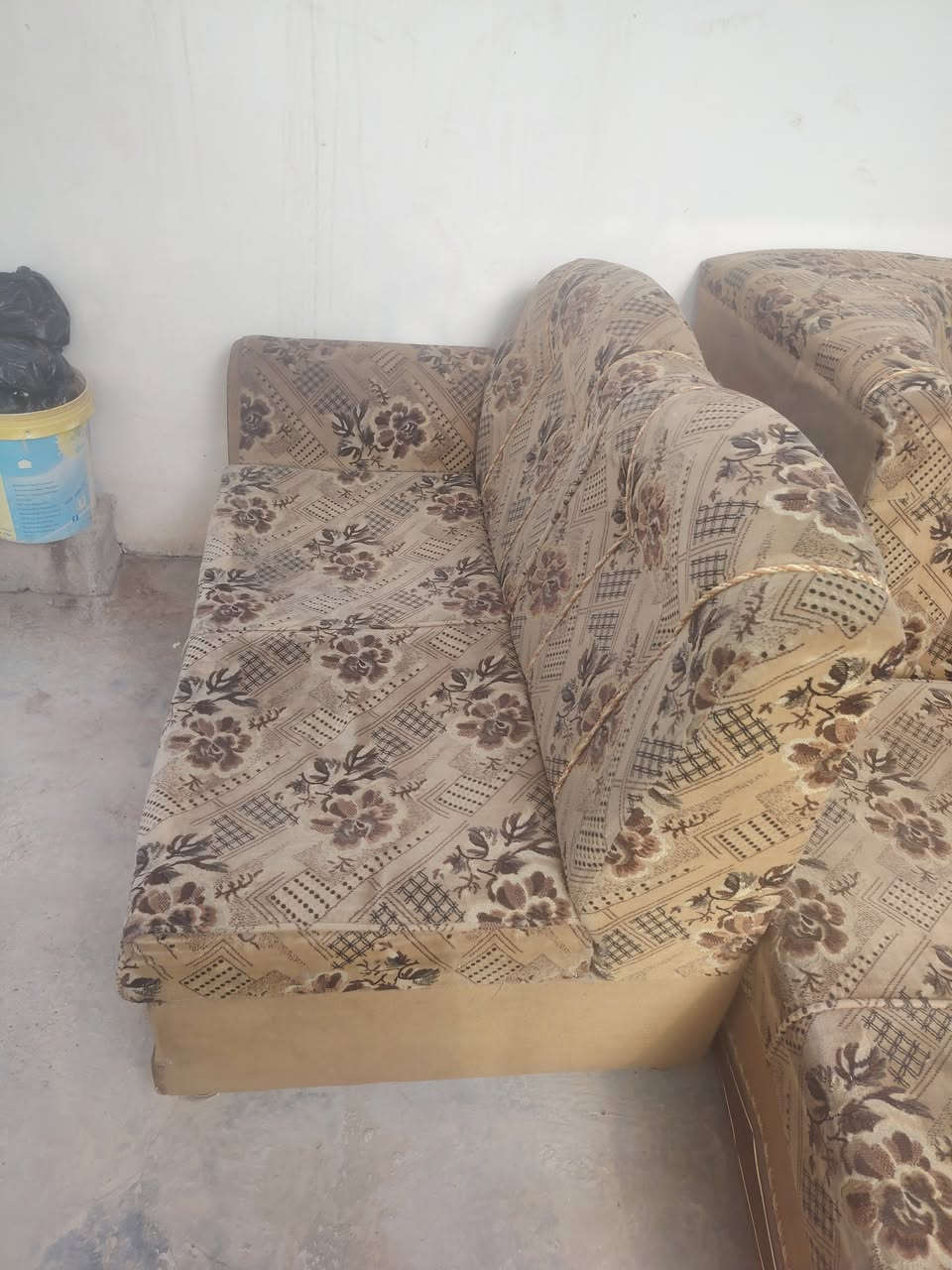 للبيع السعر ٥٠ وبي مجال ٨ نفرات
كاطون الرازي

***********
