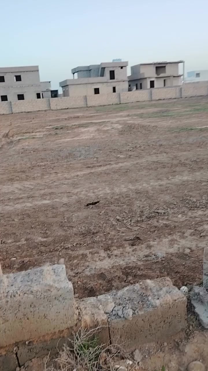 السلام عليكم قطعه للبيع قريه الصياد شارع الجامع مي وكهرباء شارع رئيسي مطلاع شمس ***********
السعر ١٣٥٠٠ مليون المساحه ٣١٠ الواجهة ١٣٥٠٠
