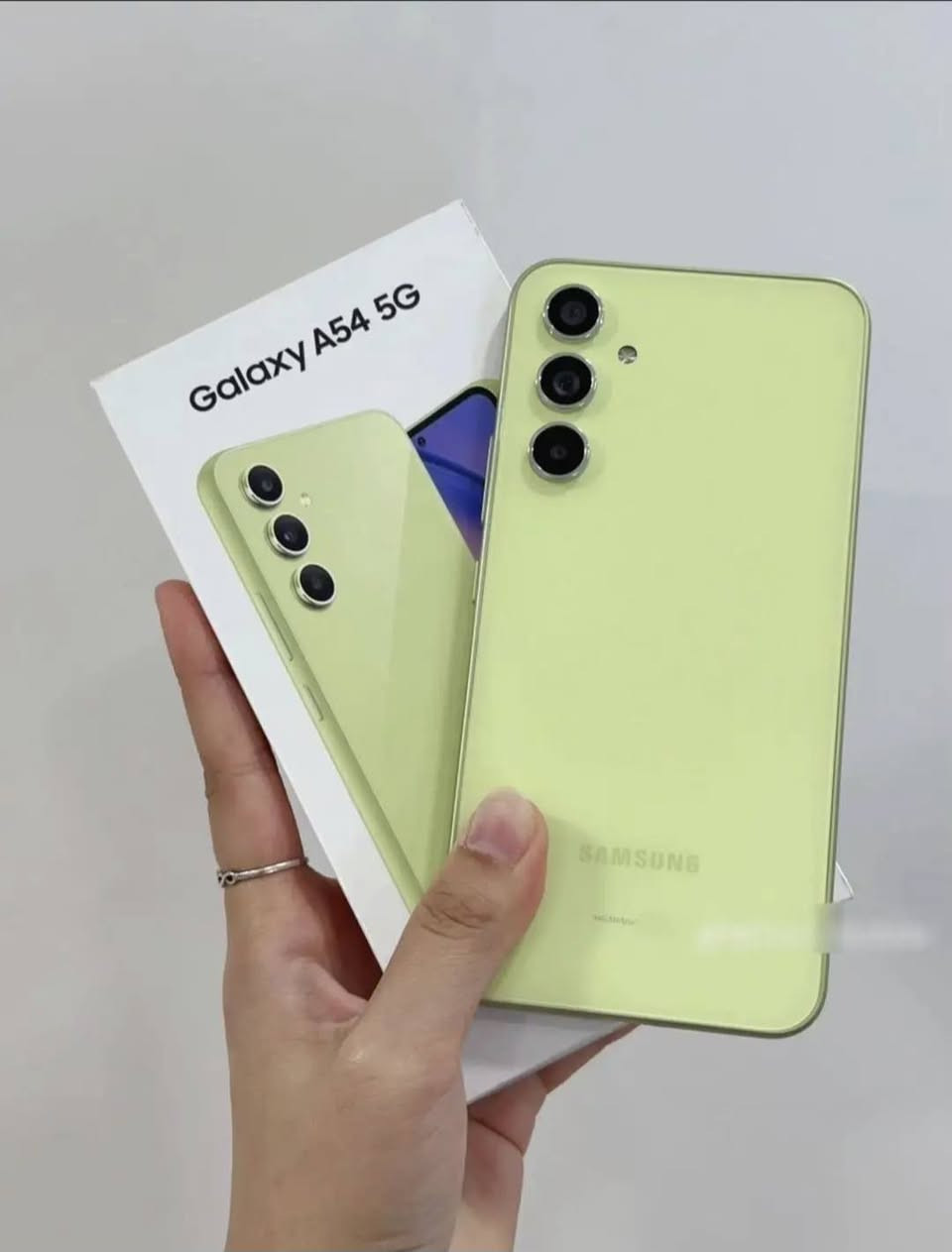Samsong galaxy a54 12,256
5G علبة + هاتف نظيف 
السعر 375 الف وبي مجال بسيط مكاني بغداد الامين الثانيه 
***********
