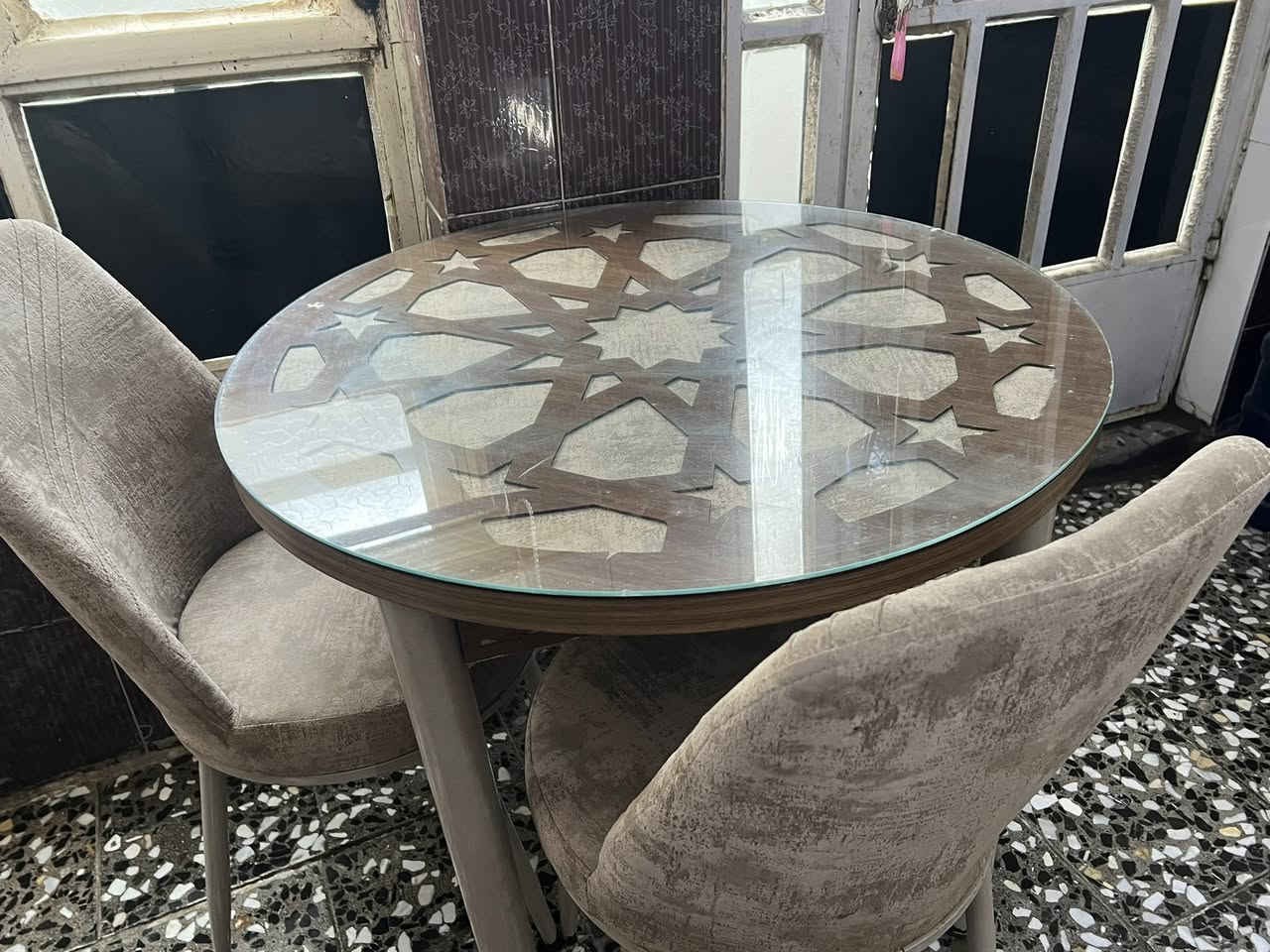 ميز تلفزيون للبيع طبلات للبيع ميز طعام ويه ٤كراسي للبيع كلهم ١٥٠


**إذا كنت صاحب هذا الإعلان وتريد حذفه لأي سبب، رجاءا أرسل رسالة إلى الدعم الفني**