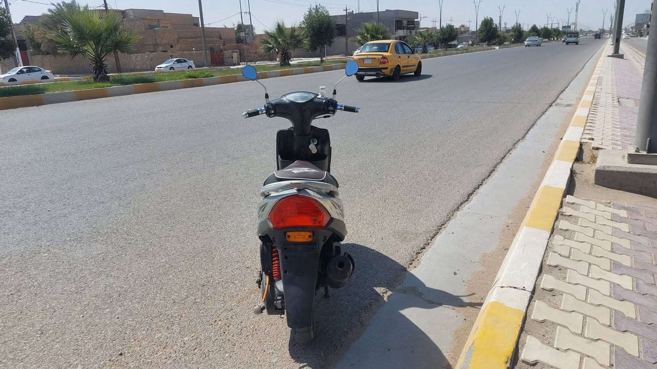 سلام عليكم شباب
ماكس عدله بلاديه  بس  المحرك  مفتوح 49   او شغل مضبوط
لون  سلفر ويل كب رياضي  تايرات H لايت عدسه  عين الشيطان  صالنصه  رياضي  FM الاصلي او تريد  صالنصه كاتم بلاديه  كلجات أمامي خلفي جديد  اصلي  تايوان 🇹🇼 

كشن جلد  مري جمجمه محركها  كفاله بيع او مراوس ***********
