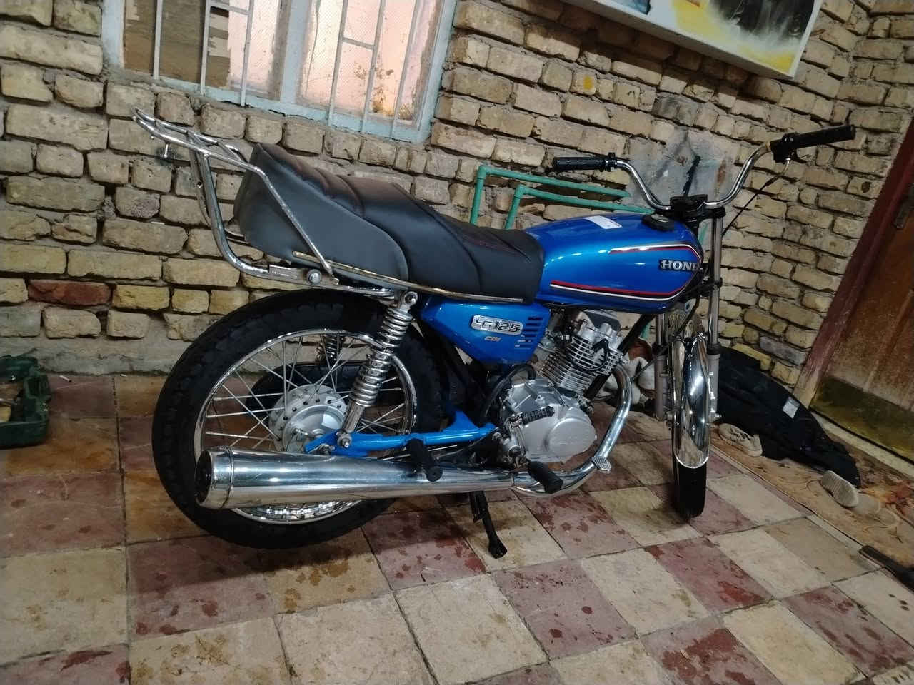 سلام عليكم
دراجه للبيع بدون 
برغي مامفتوح بيه تفليس مامفليسه
السعر 650وبيه مجال
***********
