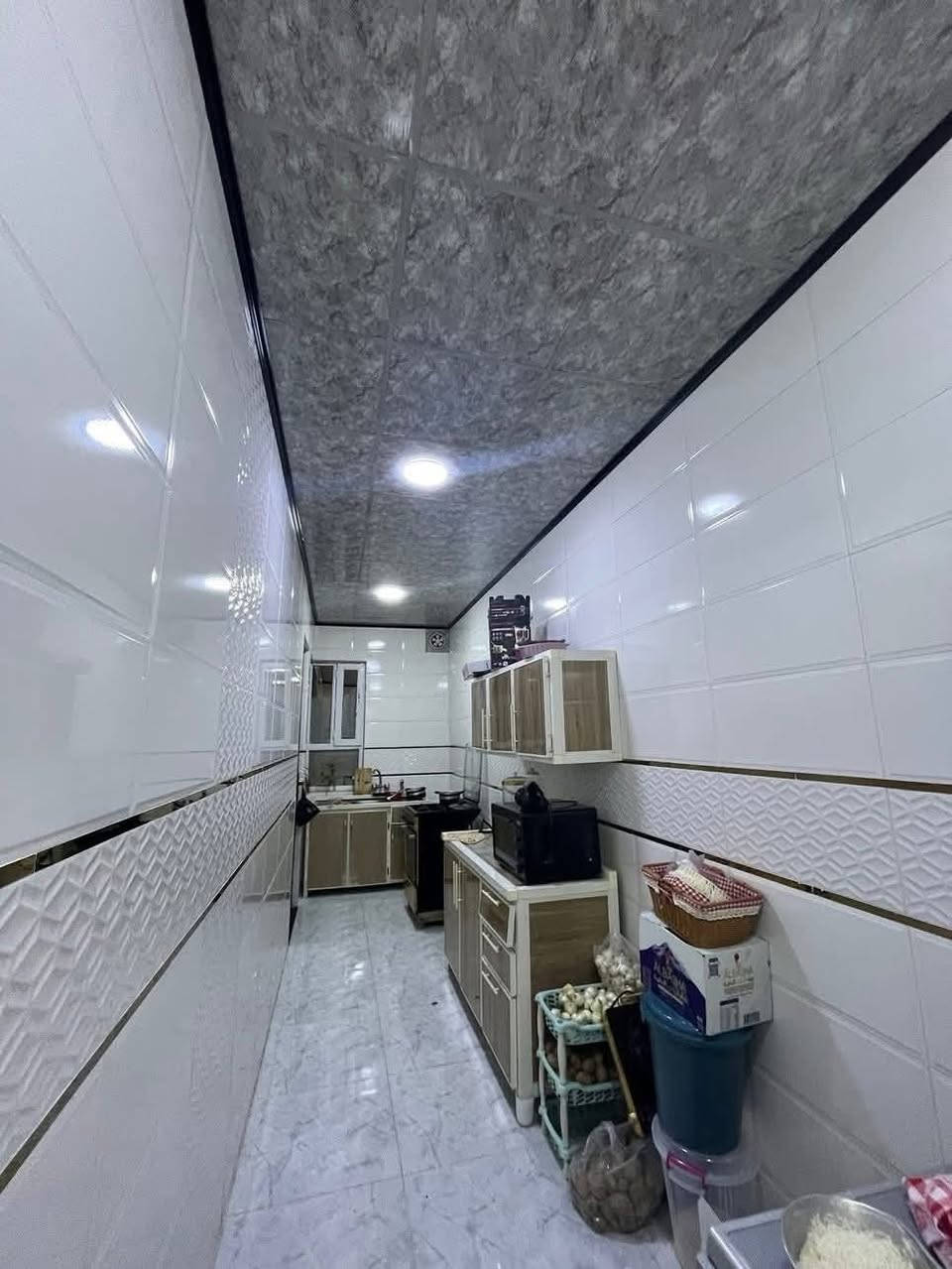 سلام عليكم
بيت 🏠 للبيع في حي البكر موقع مميز قرب مدرسه الارقام 

بناء حديث 2023 سند طابو الزهور شرط التحويل 

مساحه البيت 🏠104 متر واجها 5.5 متر 

يحتوي البيت 🏠 على استقبال وهول وغرفة نوم 🛌 ومطبخ وصحيات ومناور وكراج سياره 

ط2  3 غرف نوم 🛌 وصحيات ومناور وبلكون وبيتونه 

يحتوي البيت ع 

نظام كاميرات 

نظام سبالات 

نظام غسالات 

نظام دشات      مكتب تاج الملوك 

سعر البيت 🏠 140  مليون وقابل للتفاوض 

للاستفسار الاتصال ع الارقام  

*********** احمد العبيدي 

*********** احمد العبيدي
