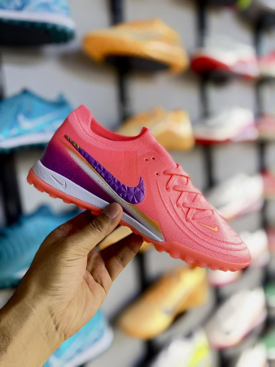 فانتوم الشكل الجديد من نايكي ✅
متوفر الان بجميع القياسات 
ماستر ( وكالة ) ‎%‎
للحجز مراسلة الصفحة 
توجد خدمة توصيل


**إذا كنت صاحب هذا الإعلان وتريد حذفه لأي سبب، رجاءا أرسل رسالة إلى الدعم الفني**