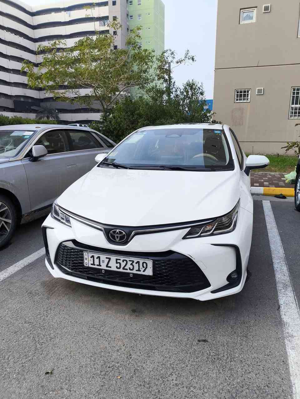 تويوتا كورولا هايبرد موديل  2025 رقم بغداد باسمي شكل خليجي للاستفسار ***********
محرك 1800 هايبرد

 ماشية 13500 قابلة للزيادة
تبريد قطعتين
مواصفات :
بصمة + بصمه ابواب 
فتحة
سبايدر
كشنات جلد اسود 
رادار + تحديد مسار + قيادة ذاتية
هاند بريك كهربائي + لايت زينون
عداد ديجيتال
درايف مود + أوتو هولد
فل سيستم إيرباك + مانع تصادم + مانع انزلاق
سيارة مكفوله كفاله عامة 

مكان السيارة بسماية ( ***********)
السعر  154$
