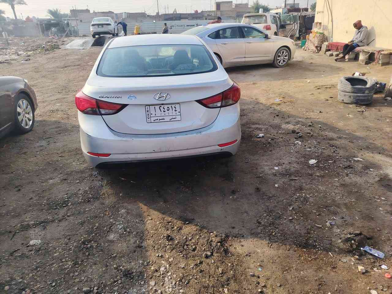 السلام عليكم
 النترا ١٦ خليجي
 مثنى باسمي 
تخم تاير جديد
حداديه جديده
كامره شاشه
ضربته ٣قطع
السعر ١٠٠ وبيه مجال 
باقي التفاصيل الاتصال ***********
