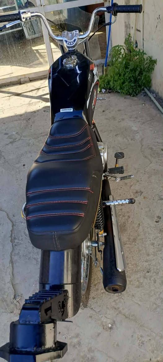 السلام عليكم دراجة للبيع شاصي 25 مكينة سيجي دراجة جير من الله ما صارلهة شهر من معمرة وهاذة رقمي ***********
