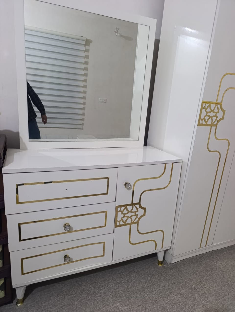 لبيع غرفه نوم تركي ست قطع نظافه اخووجديد واتساب ***********
