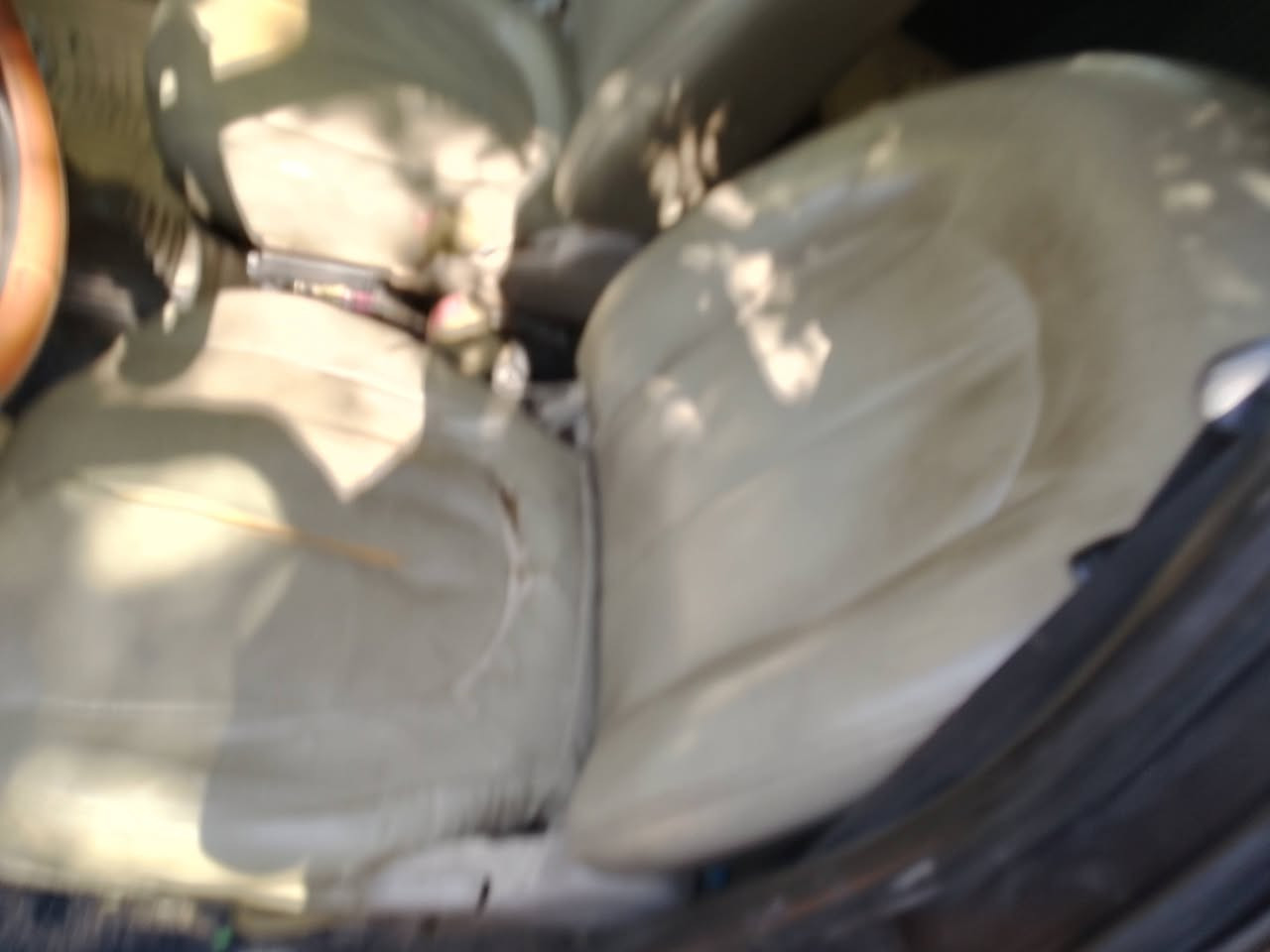 سلام عليكم للبيع كولف عضم موديل 1990 كير عادي محرك 1800 رقم واسط رقم جديد السعر 26 وبيهة مجال كير محرك خير من الله  مكان السياره واسط قضاء الصويرة السنوية لغايت 2028 الاستفسار على هذا الرقم  ***********
