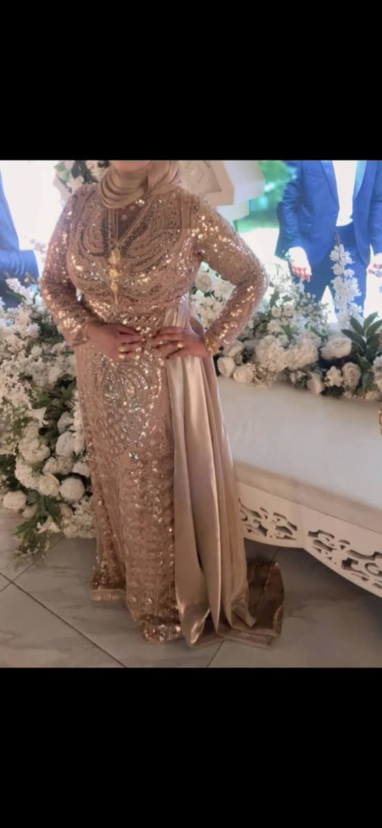فساتين للبيع قياس ٤٦ ملبوسات فقط ساعتين لو ٣ ساعات ونظيفات كلش الذهبي ماخذتة ب١٦٠ والاسود ماخذتة ٧٥ السعر ع خاص نتفاهم واذا تاخذيهم اثنينهم سوة بيهم خصم خاص


**إذا كنت صاحب هذا الإعلان وتريد حذفه لأي سبب، رجاءا أرسل رسالة إلى الدعم الفني**