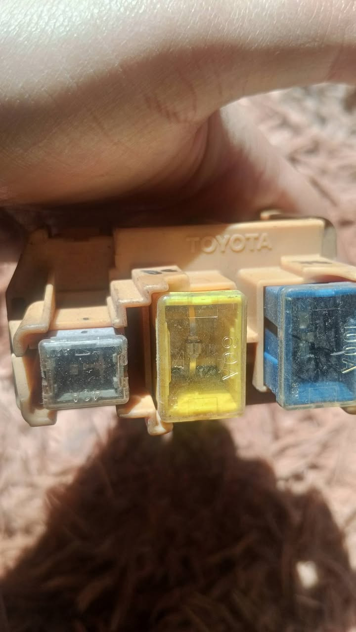 قاعدة فيوزات رئيسيه تحوير للسايبه والسمند والبارص اصلي ياباني


**إذا كنت صاحب هذا الإعلان وتريد حذفه لأي سبب، رجاءا أرسل رسالة إلى الدعم الفني**