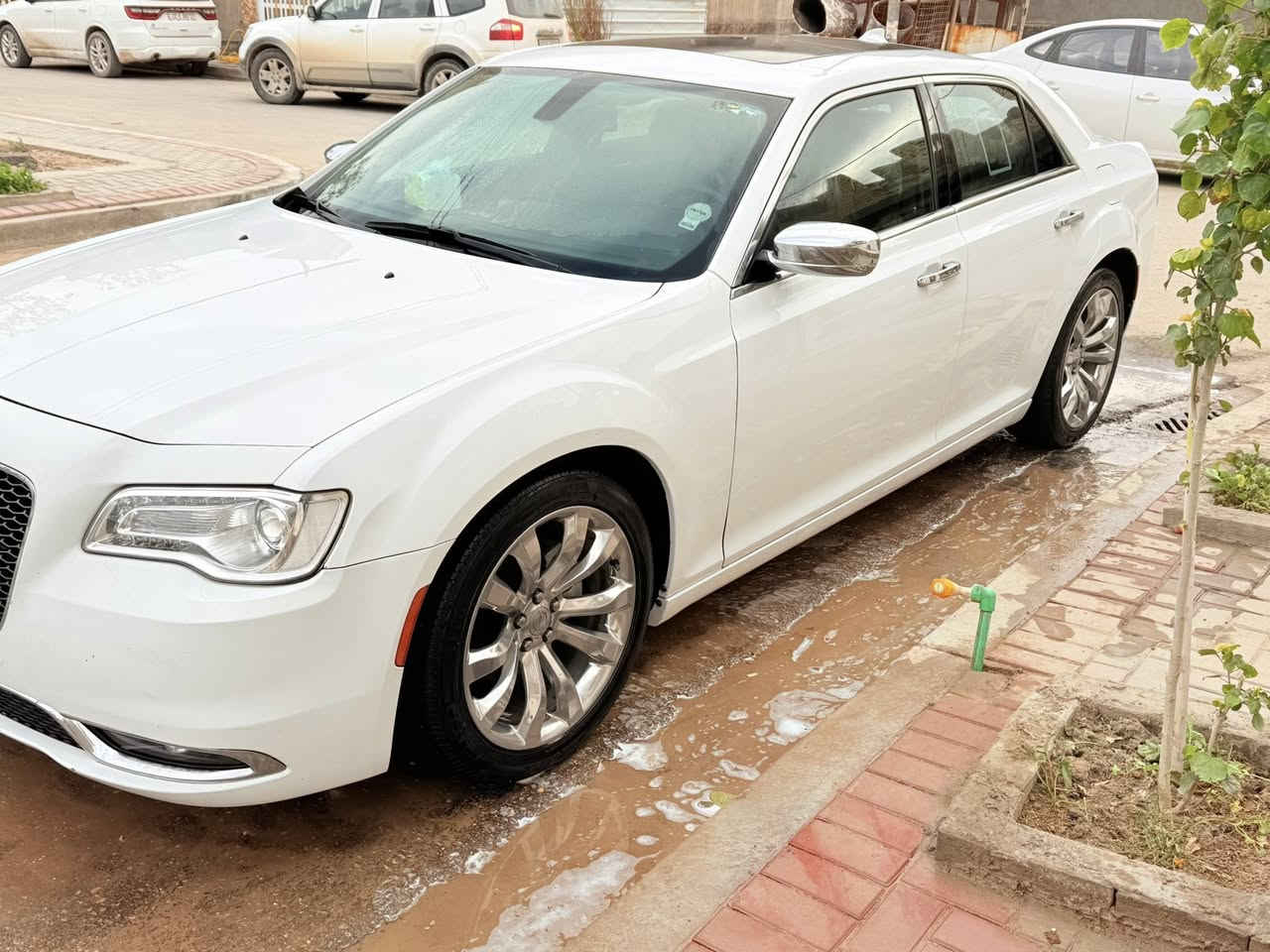 2017 c فول للأخير بردة ماشية 200الف km وارد كندي كلين تايتل
مكفولة من الضربة والصبغ وسونارها موجود 
بيها صبغ دعامية امامية 
بيها بارد صغير حيل 
الديوانية رقم دهوك 
*********** واتساب 
ادامة كاملة
