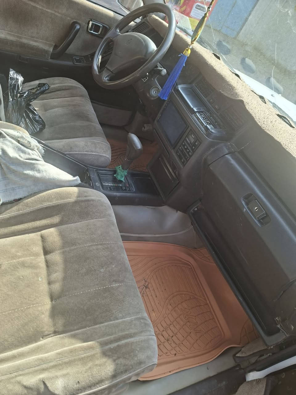 كراون أرنب موديل ٩٣
مكفوله من لكص ونقل الجثه والعيب الشرعي 
مكينه جديده 
حداديه توها مبدلها 
باتري جديد 
تخم تاير 
الكهربائيات شغاله 
سنويه نافذه ٢٠٢٤
السعر ٦٦
رقم ***********
