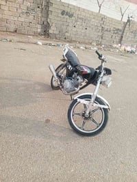 السعر 200 07700944890