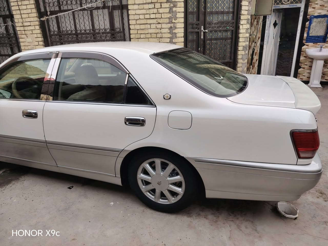 السلام عليكم ملكه رقم نجف انكليزي سنويه ل 2030 مشروع وطني مداور ثاني يوم مكفوله كفاله عامه من الضربه والصبغ والكص ونقل جثه والاصوليات
محرك في في تي فيشه وبطل 3000
3 دكم
برده خلفيه 
اربع كشنات كهرباء 
ستيرن كهربائية 
تحكم ستيرن 
مري شفط
تحويرت نجف السياره جاهزه على اخر حبايه تخم تاير حداديه جديده مكان الحله سعر 140 وبيها مجال 
***********
