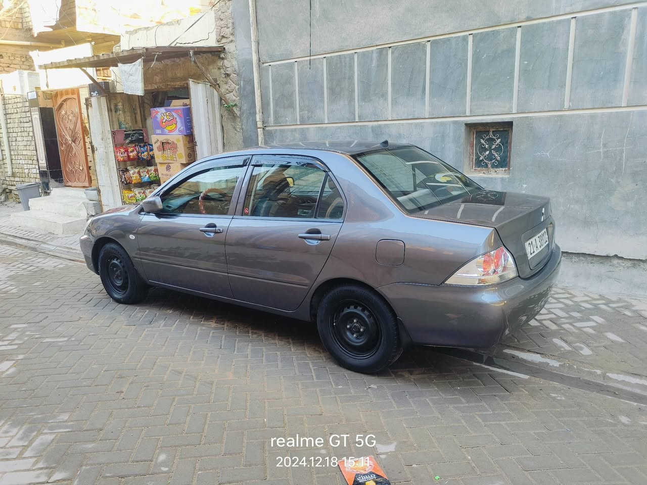 سلام عليكم
سياره لانسر بومه موديل 2007 
مكينه 1600cc جديد قبل شهرين شاده 
سنويه 2029
تبريد ثلج 🥶
شاشه وكامره 📸
صدر امام خلفي جديد 
سياره مصبوغه حزام بدون قماره اثر جراد وعندي صور قبل وبعد الصبغ 
سياره حلوه وخير من الله 
رقم الهاتف ***********

