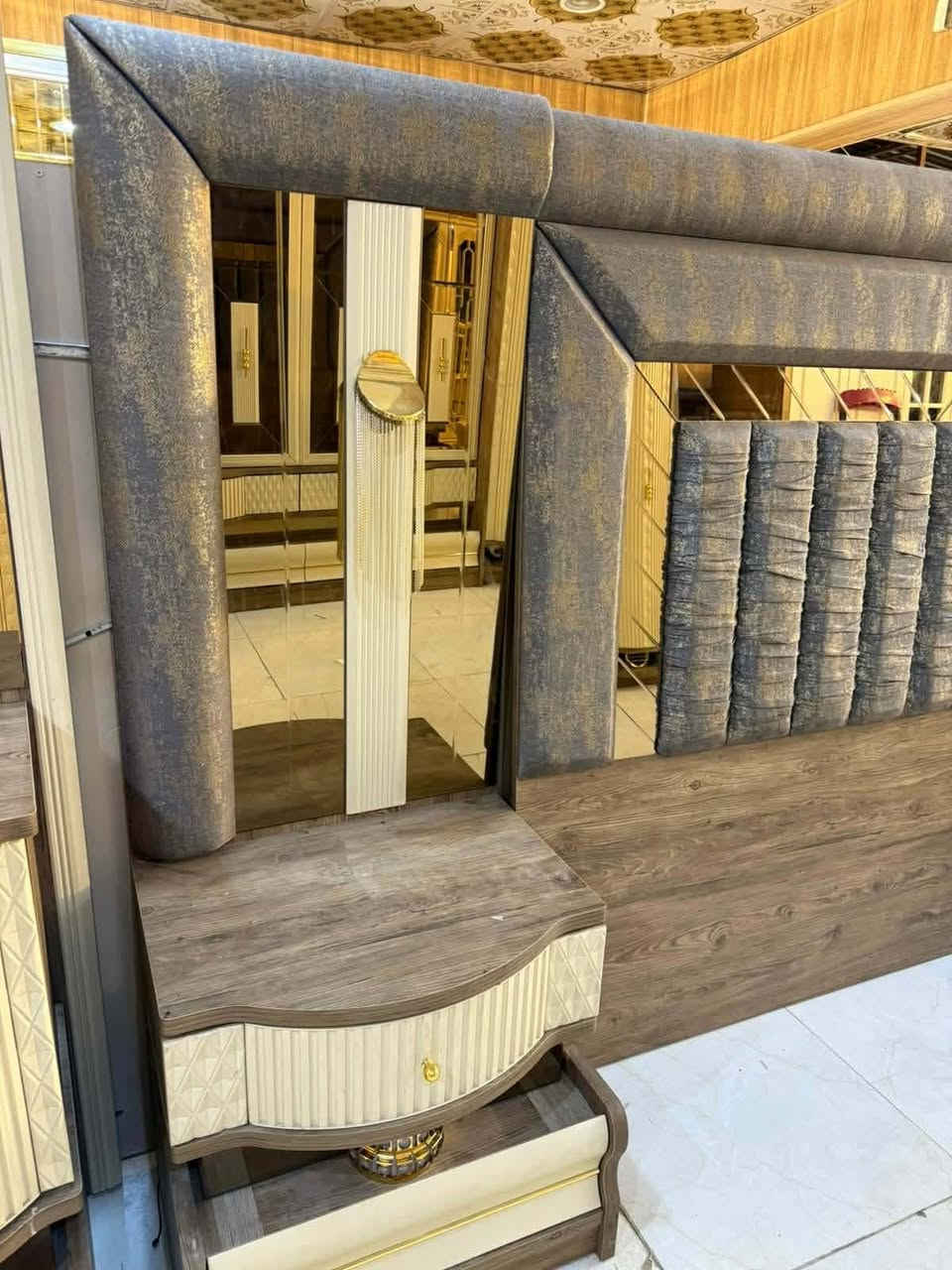 ✨ غرفة تركية   مودرن أصلي✨
🚪 نظام أبواب
 9قطع
جام مضلل 
  بروفايل فاخر
سرير مخزن عملي  ضهر بلوك
 قماش وتر بروف أصلي سعر 900
✨ نظافة 95💯
🚚 شد ونقل مجاني داخل بغداد
 توصيل للمحافظات بأسعار رمزية


**إذا كنت صاحب هذا الإعلان وتريد حذفه لأي سبب، رجاءا أرسل رسالة إلى الدعم الفني**