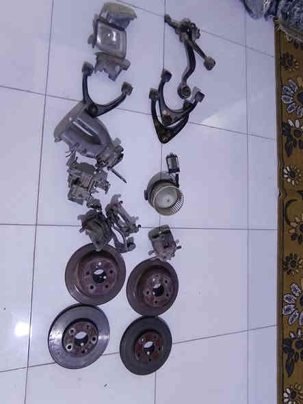 اربع بطاين راس الثور ب50
راديتر مع حاظنه ب75 وبيه مجال
فلانجات زوج امامي وزوج خلفي ب20
فان شرط شغال 
فجوج امامي وخلفي 
العنوان النجف 
***********
