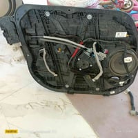 عندي بطاين عدد 2 جهة السائق  للبيع ماله داخلي والخارجيه  07901559855