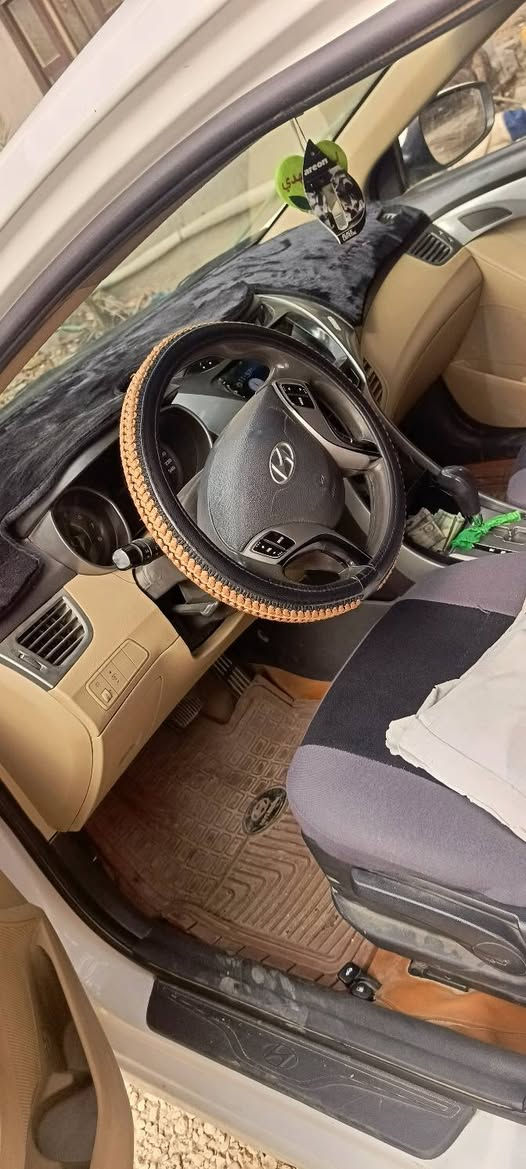 السلام عليكم النترا موديل 2013فول مواصفات خليجي بها قطعتين صبغ فقط السياره ما مسوي سونار بها على حجي قطعتين مال جناي السياره اخونا تجي تفحص أو أتخذ كير محرك مكفول السعر 105اوبي مجال حك  الجياه رقم الهاتف ***********مكان كربلاء كربلاء, العراق
