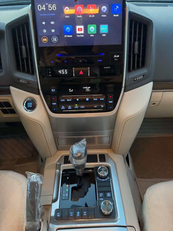 لاند کروزر مودیل ٢٠٢١ مواسفات GX  ٦ سلندر بدون سلاید
سیارة ماشية( ٤٣ )الف کم و سیارة کلین  کلش نظيفة سیارة
 ( ٤ کامیرات )رادار ٣٦٠ درجة  شاشة كبيرة  و وا الي اخيران
سعر ٥١٥$ ورقة و بیة مجال
رقم موبایل /***********
عنوان اربیل
