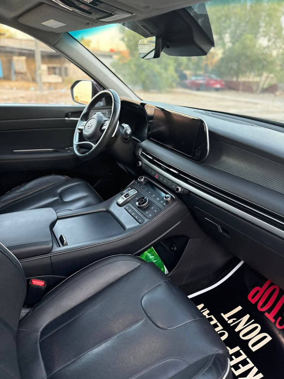 سلام عليكم 
هيونداي بلاسيد 24 حادث جدآ خخفيف بدون ايررباك ماشيه 13 ألف فقط 
فئه بريمر فول مواصفات 
مصلحه و كامله متواجدة في البصره 
***********
